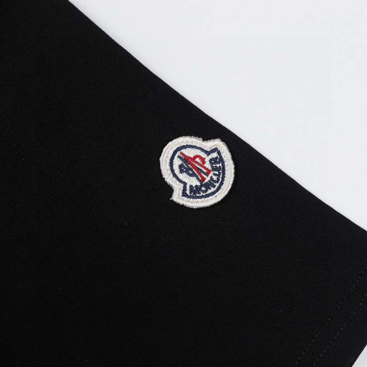 Picture of Moncler T Shirts Short _SKUMonclerXS-L55txM244956